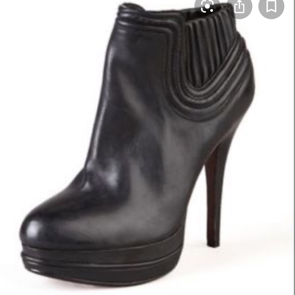 EUC Max Studio Alana Booties